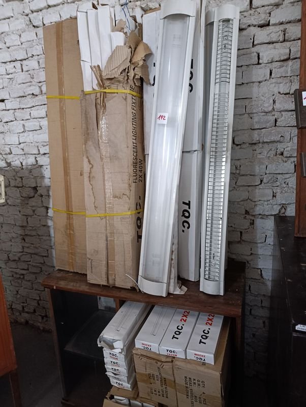 Lote de Plafones de Tubo de Luz Fluorescente