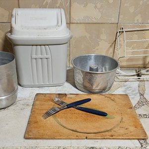 Lote anterior: Budinera, Tarro Basura, Porta Rollo y Utensilios de Cocina
