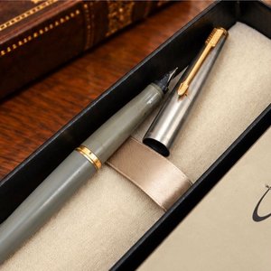 Lote anterior: Pluma Estilográfica Parker 45 Vintage Gris con Detalles Dorados y Estuche