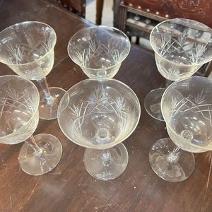 Juego de 6 Copas Antiguas de Cristal Tallado con Decoración Geométrica y Floral - imagen 2