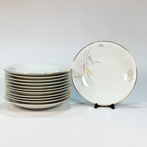 Lote anterior: Doce Platos Hondos de Porcelana Edelstein Bavaria con Decoración de Espigas