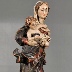 Dos Tallas Religiosas en Madera: Virgen con Niño y Otra con Querubines - imagen 15