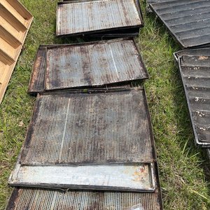 Lote de Bandejas Perforadas para Panadería - imagen 2