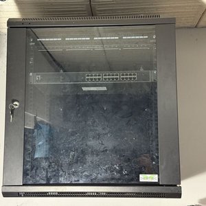 Gabinete de Red Destec con Patch Panel y Switch de 24 Puertos - imagen 11