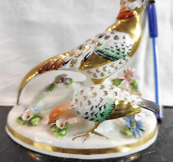 Figurita de faisanes en porcelana inglesa firmada J T Jones - imagen 2