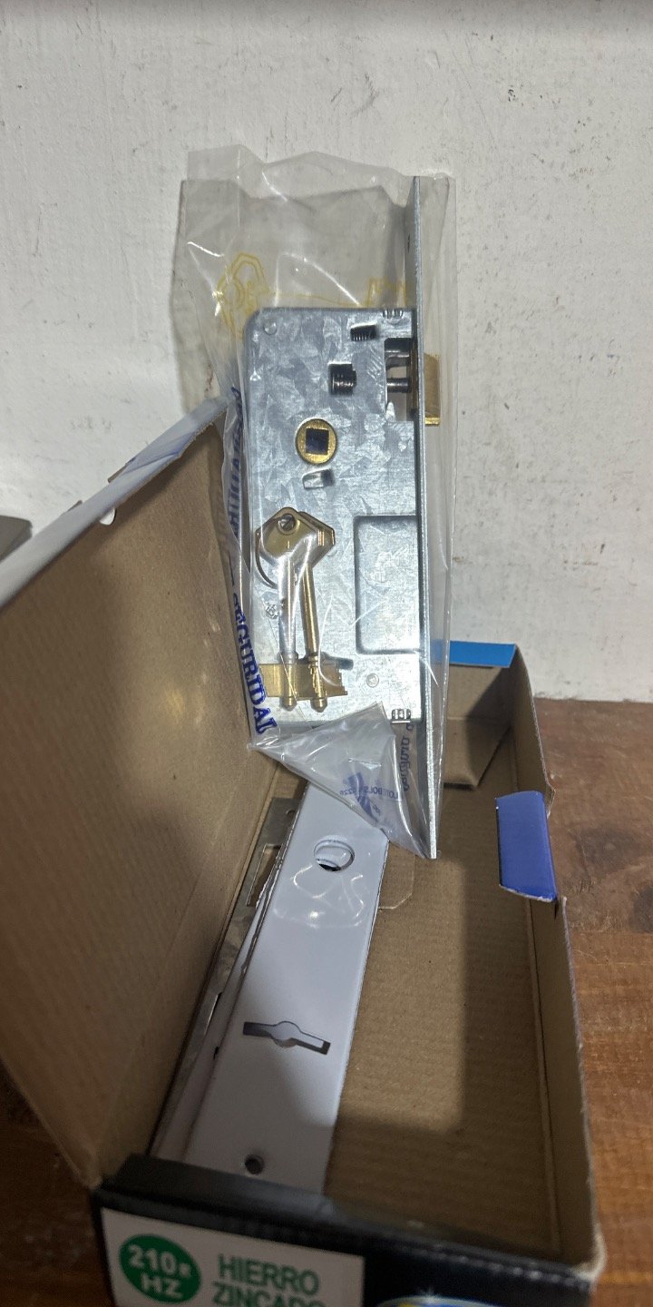 Cerradura de seguridad nueva con llaves
