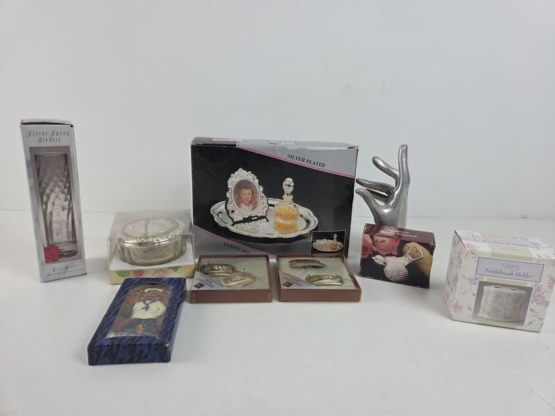 Lote siguiente: Accesorios para Vehículos - Conjunto de 8 accesorios nuevos en caja