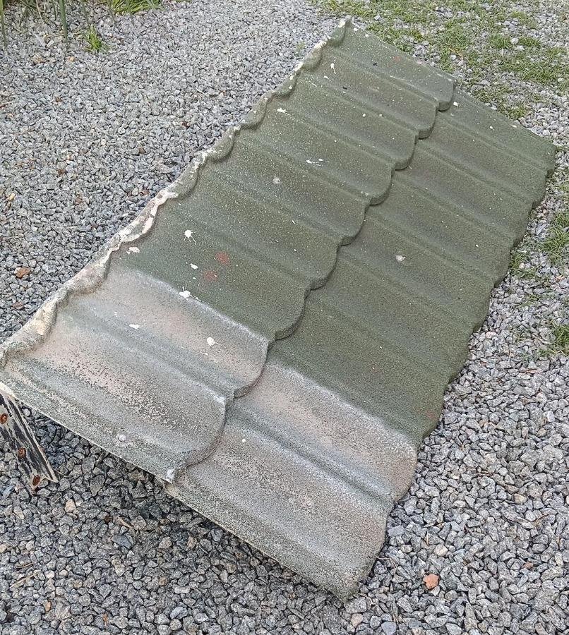 Alero Metálico Verde con Estructura de Caño