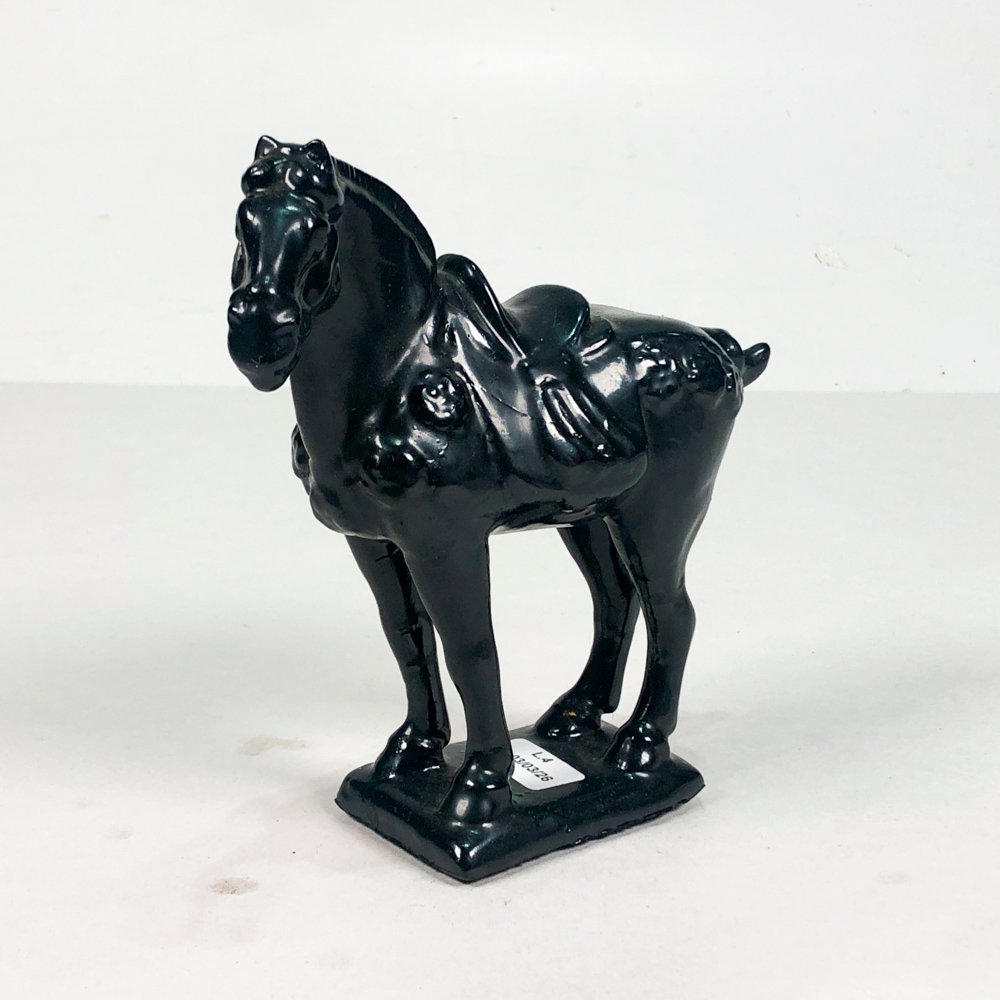 Figura de caballo en loza negra - imagen 1