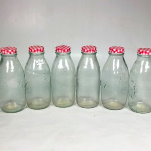 Seis Botellones Hialinos con Tapa Cuadros Rojos - imagen 2
