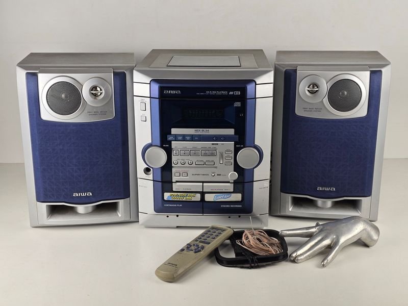 Equipo de Audio AIWA CX-NBL34LH CD/MP3/Radio AM/FM con Cassette y Parlantes