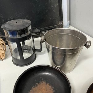 Lote de Utensilios de Cocina: Asadera, Sartenes, Cafetera y Más - imagen 5