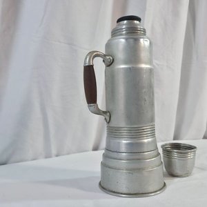 Termo Antiguo de Aluminio con Vaso de Vidrio - imagen 2