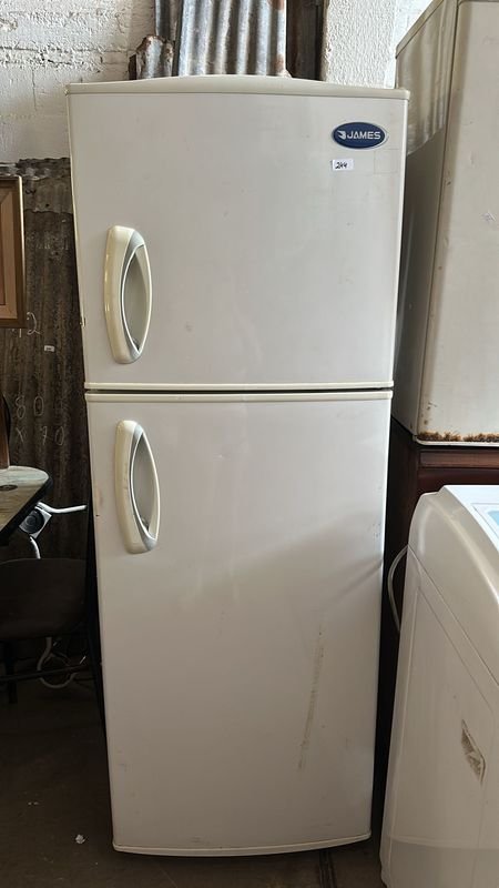 Lote siguiente: Heladera James con Frezzer - Electrodomésticos