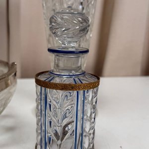 Juego de Cristal Tallado: Florero y Cuenco con Detalles Metálicos - imagen 2