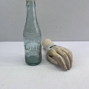 Lote anterior: Botella Antigua de Gaseosa Limol "La Mejor Gaseosa"