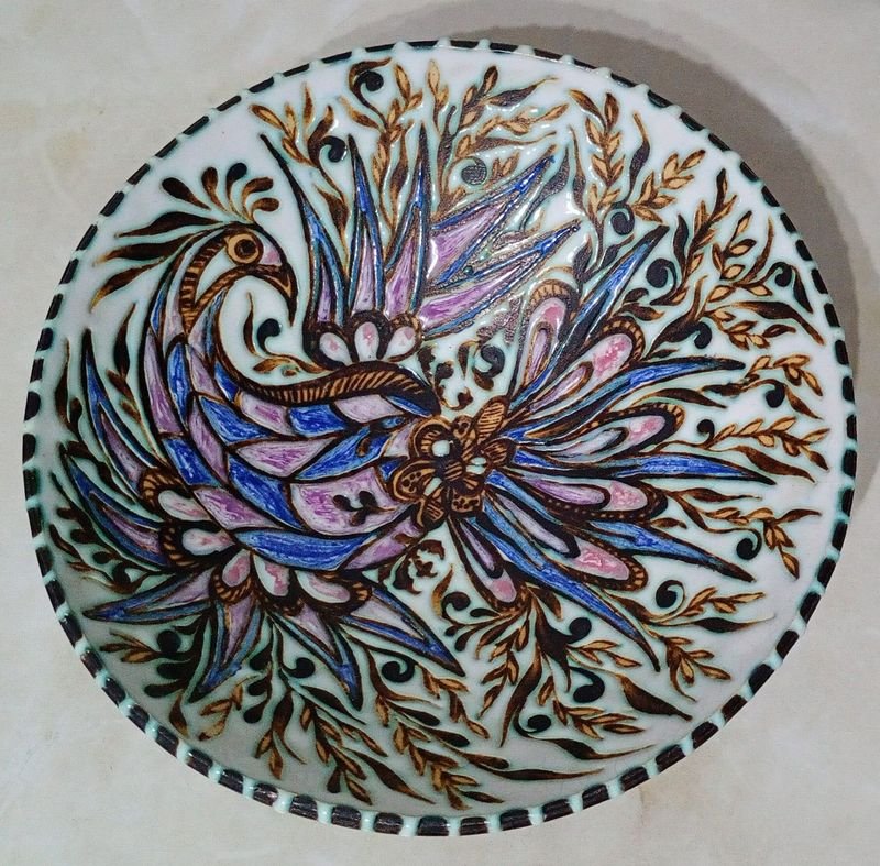 Cuenco Artesanal de Cerámica con Diseño de Pavo Real y Motivos Florales
