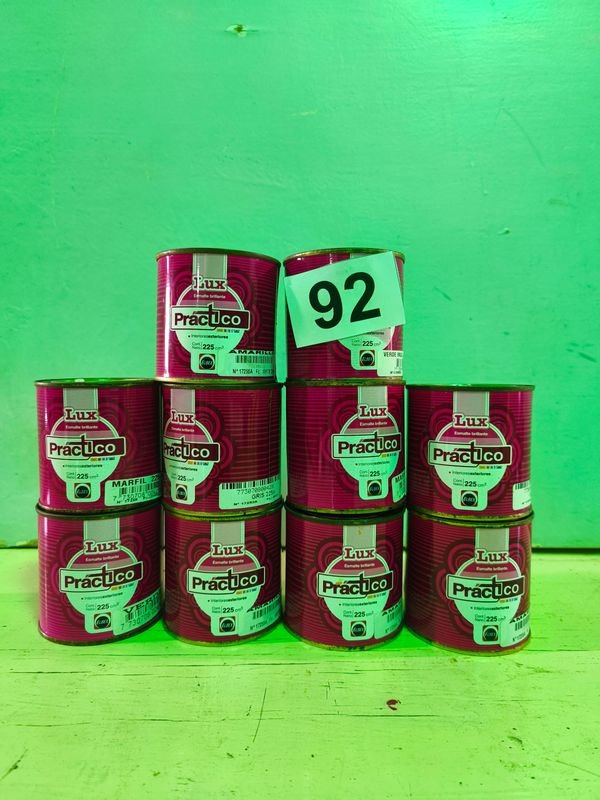 Lote siguiente: Latas de pintura para madera en esmalte brilhante