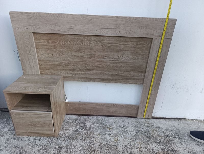 Mueble de Cabeza de Madera con Alcance y Gabinete - imagen 3
