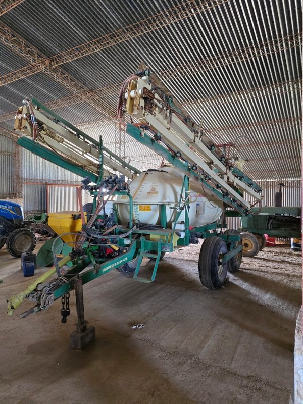 Fumigadora Pampero Tetra Full de 3.000 litros para agricultura - imagen 2