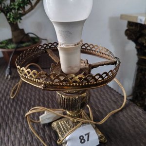 Lote siguiente: Lámpara de Bronce Antigua sin Pantalla