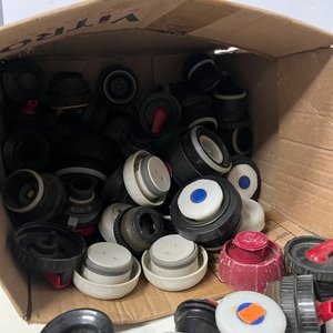 Lote de más de 60 tapones para termos de diversos modelos - imagen 5