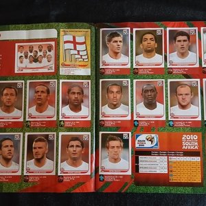 Álbum Panini Mundial Sudáfrica 2010 Completo con Set de Actualización - imagen 9