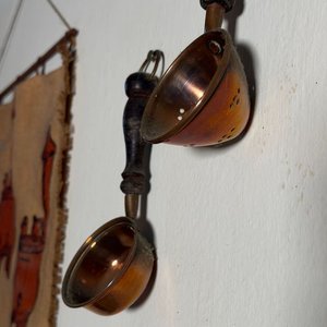 Set de Objetos Decorativos: Lienzo "Pomaire Chile" y Cazoletas de Cobre - imagen 10