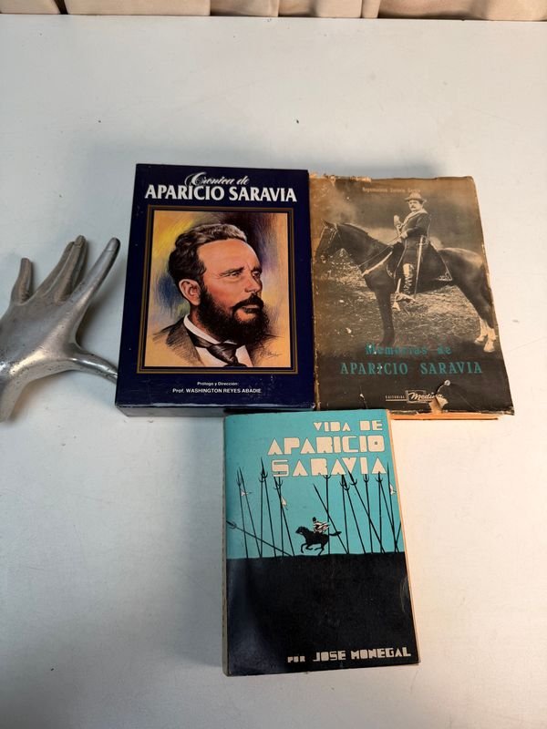 3 Libros sobre Aparicio Saravia: Crónica, Vida y Memorias - imagen 1