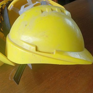 Lote de 4 Cascos de Construcción Amarillos - imagen 2