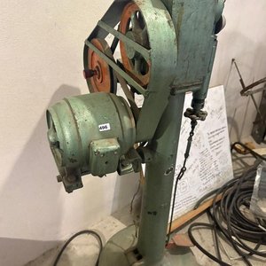 Máquina de Recortar Suelas Industrial Antigua - imagen 5
