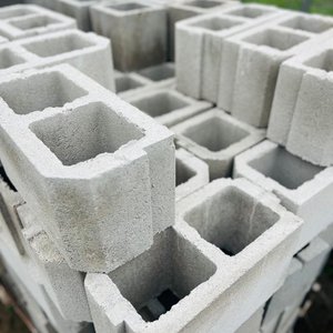 Lote siguiente: Lote de Bloques de Construcción de Concreto