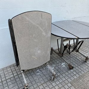Par de Mesas Plegables con Alas y Ruedas - imagen 7