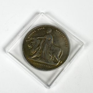 Moneda de Plata Antigua Reina Victoria de Inglaterra - imagen 3