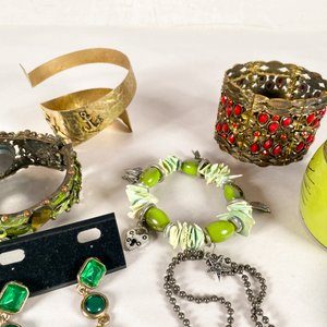 Lote Variado de Pulseras y Accesorios de Moda - imagen 3