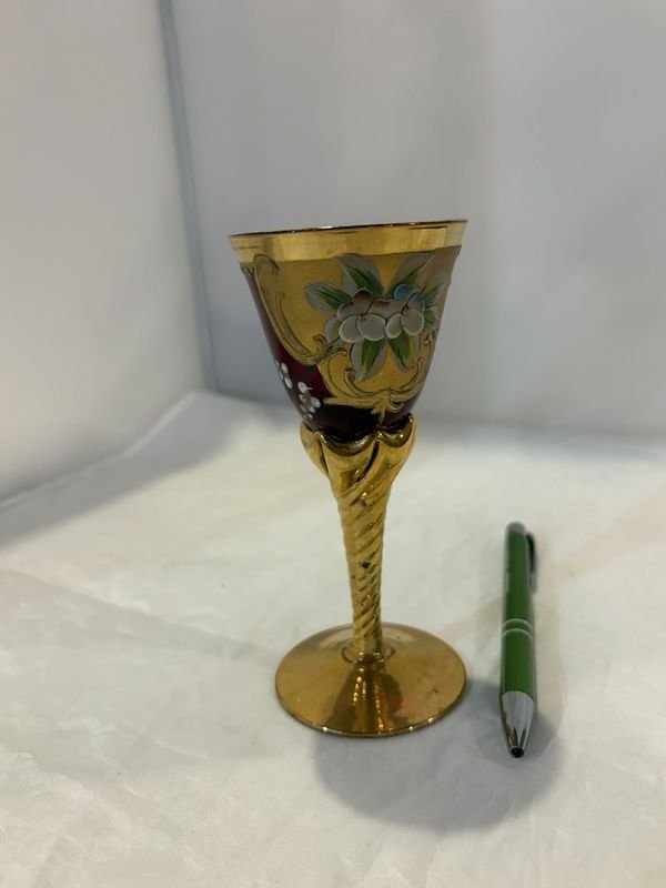 Copa Licor Dorada con Diseño Florido - imagen 3