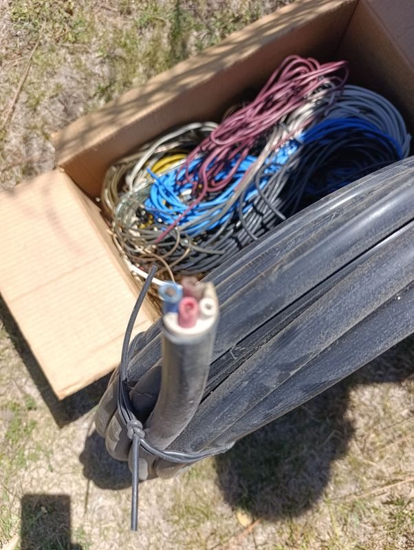 Cables y Accesorios en Buena Condición - imagen 2