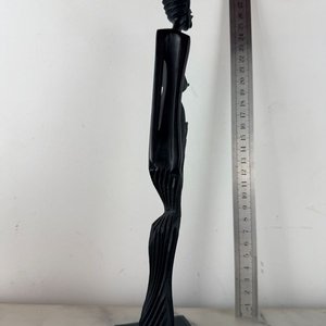 Talla Africana Estilizada de Ébano: Dama Elegante - imagen 3