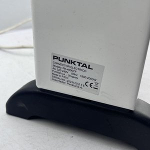Estufa Eléctrica Punktal Blanca Funcionando - imagen 5