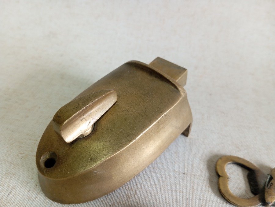 Cerradura de bronce y accesorios - imagen 4