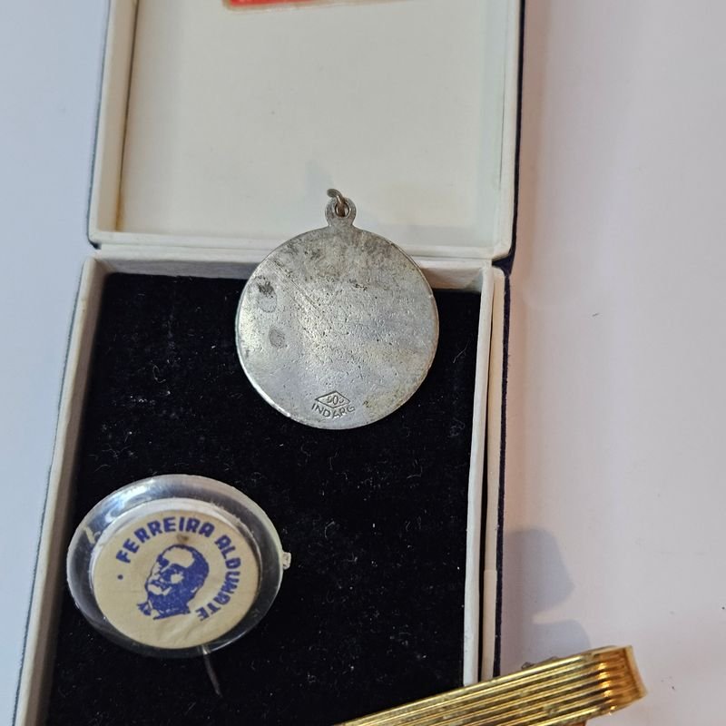 Medalla y Pin de Wilson Ferreira Aldunate - imagen 4