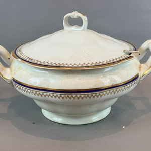 Lote anterior: Guisera de Porcelana Polaca con Detalles Dorados y Azules