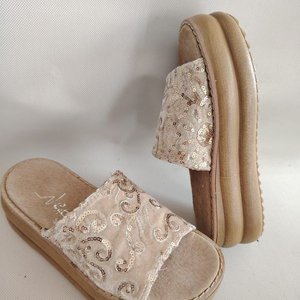 Lote anterior: Sandalias Doradas con Lentejuelas y Plataforma Talle 35