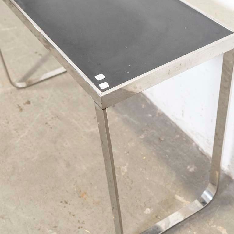 Mesa de arrimo en metal cromado y melamínica - imagen 2