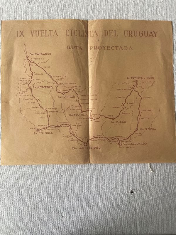 Lote de Colección: IX Vuelta Ciclista del Uruguay y Folleto Club A. Policial con Auspicio Yerba Sara - imagen 1