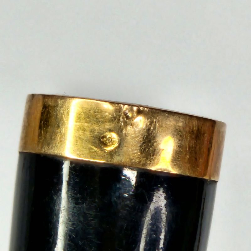 Boquilla con virola e iniciales en oro 18k en su estuche - imagen 4