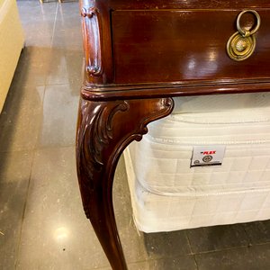 Mesa de tocador antigua con espejo y cajones - imagen 2