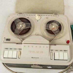 Grabador de cinta Grundig TK 23 con accesorios - imagen 2