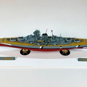 Maqueta Acorazado Alemán Bismarck en Vitrina de Acrílico - imagen 3