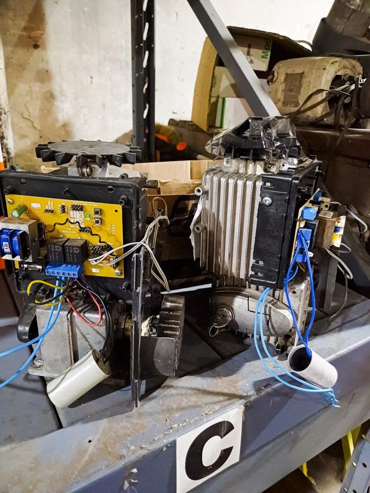 Dos Motores PPA para Portón: 1/4 HP y 1/2 HP con Controles